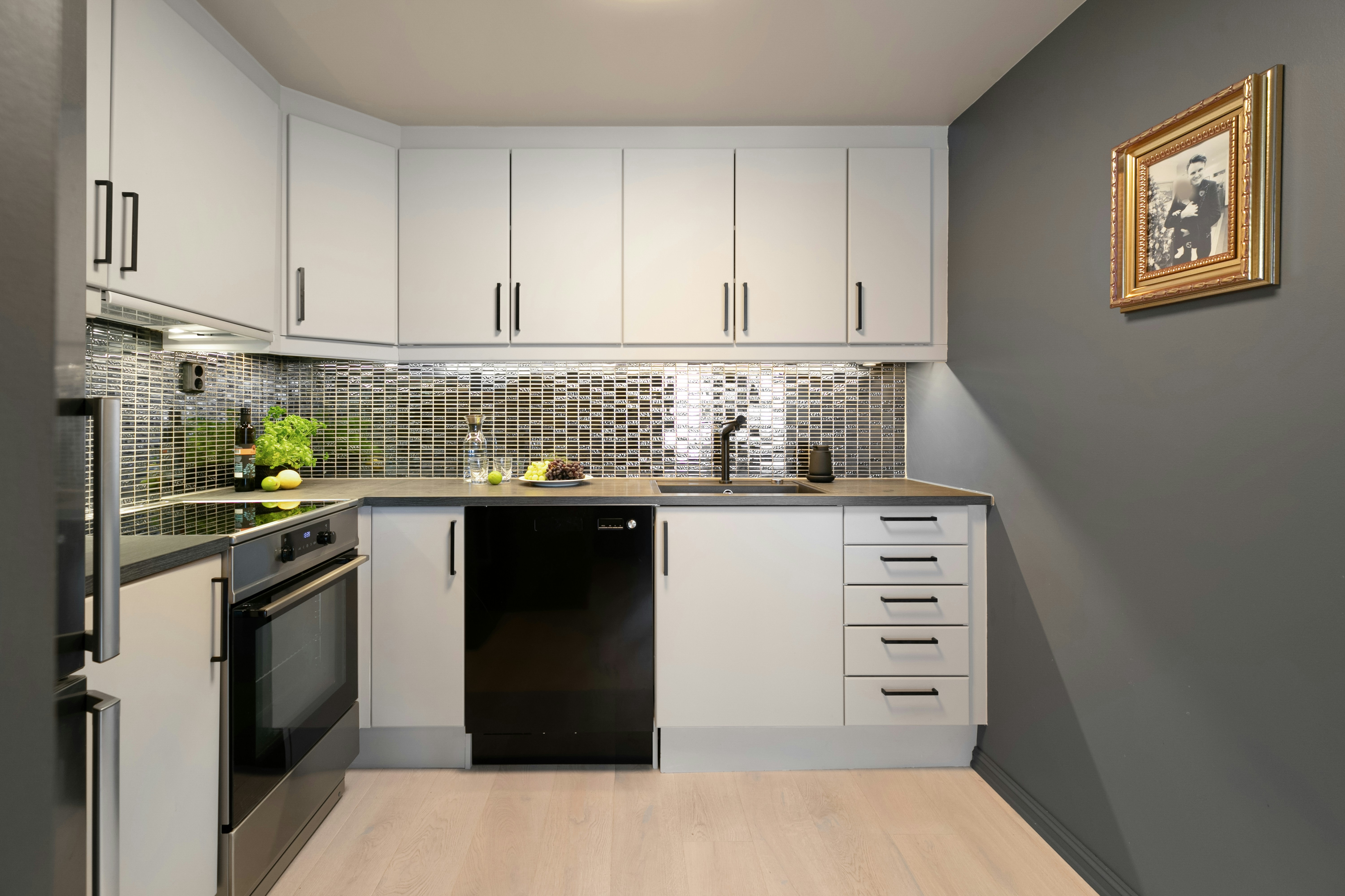 U-Shaped Modular Kitchen Layout 6